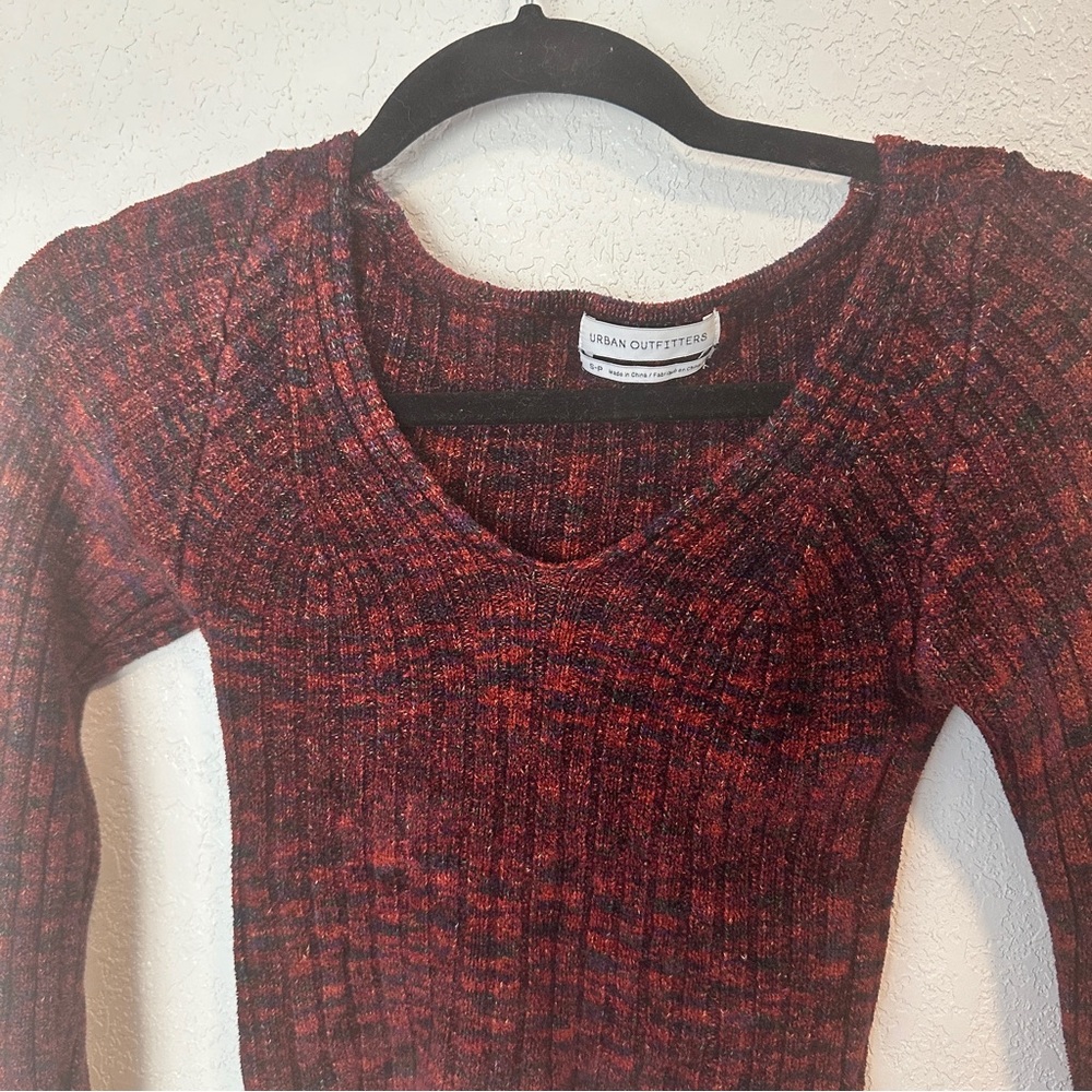 Urban Outfitters V-Neck Fitted Cropped Sweater Small Red Burgundy Multicolor